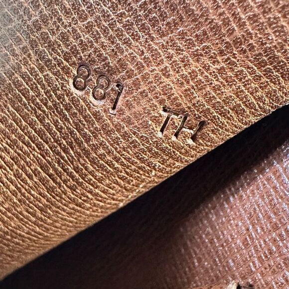 Louis Vuitton Vintage Monogram Pochette Dame Clutch Bag - Picture 13 of 16